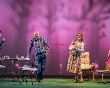 Bassanonet.it Si accende la Stagione teatrale al Remondini, con Max Pisu