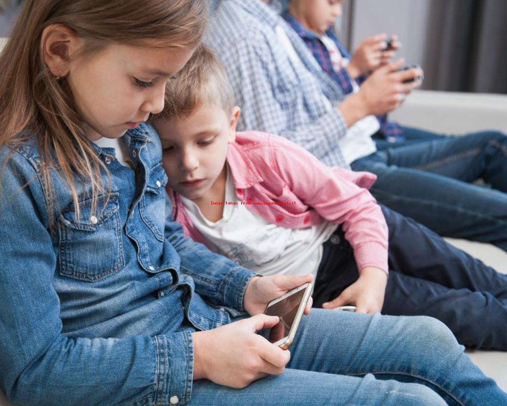 Bassanonet.it Il mestiere del genitore nell'era dei social: istruzioni per non impazzire